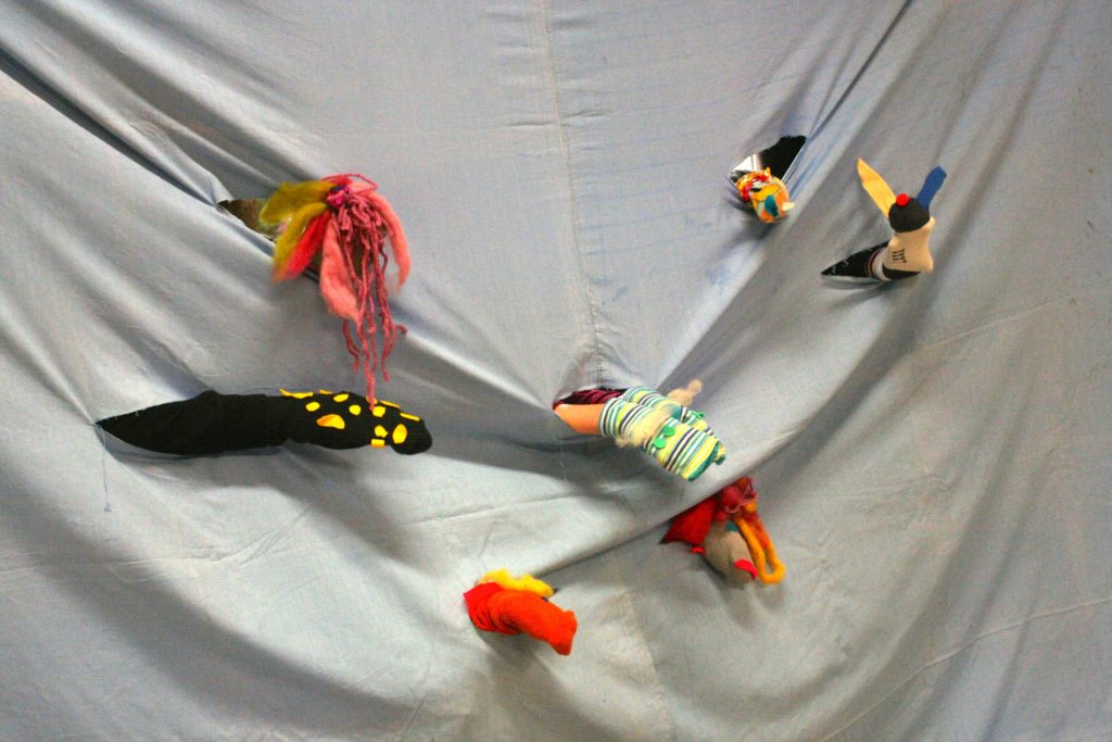 Sockenpuppen basteln und spielen