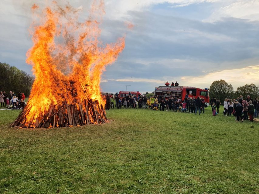 Walpurgis, Feuer